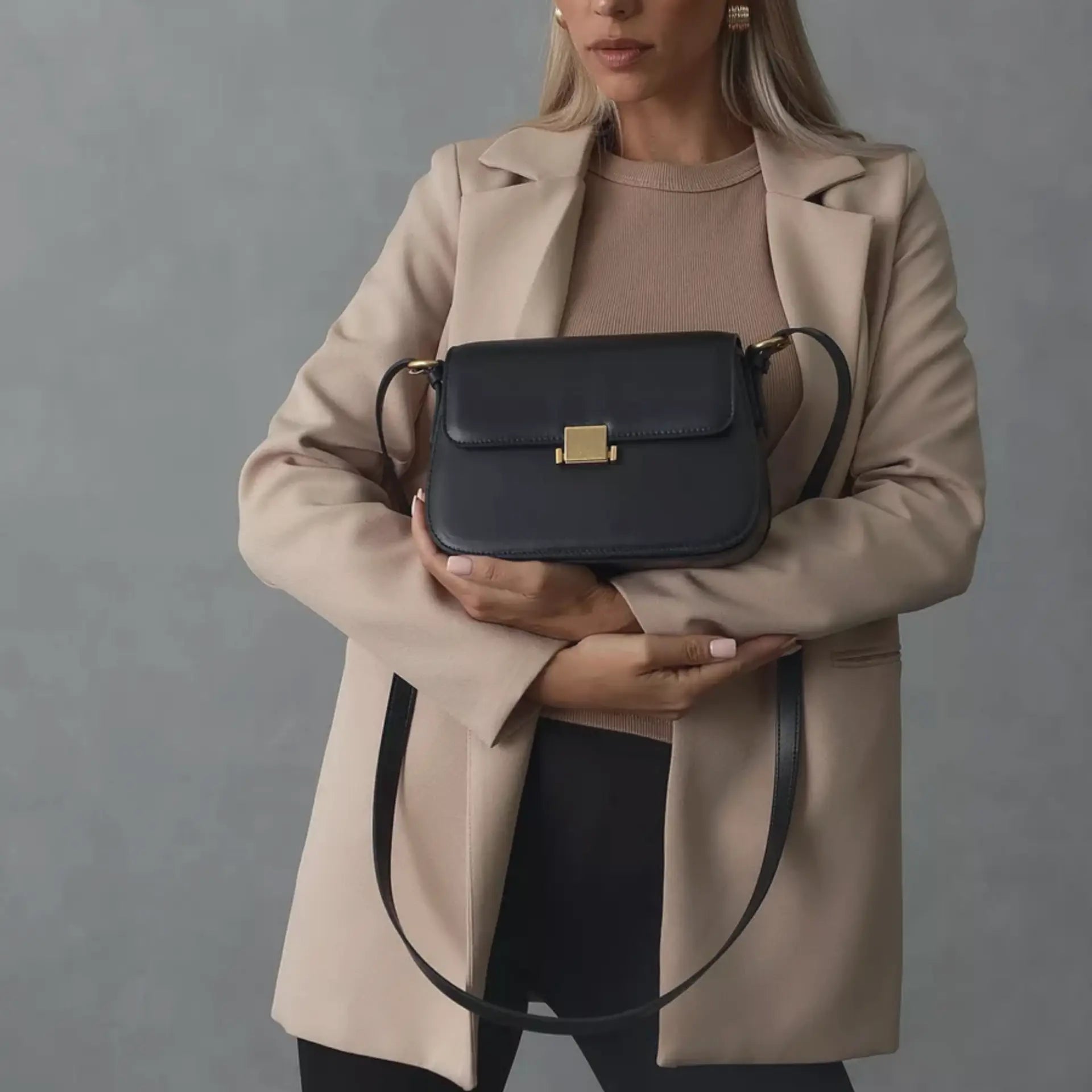 Besace en cuir femme avec bandoulière Image