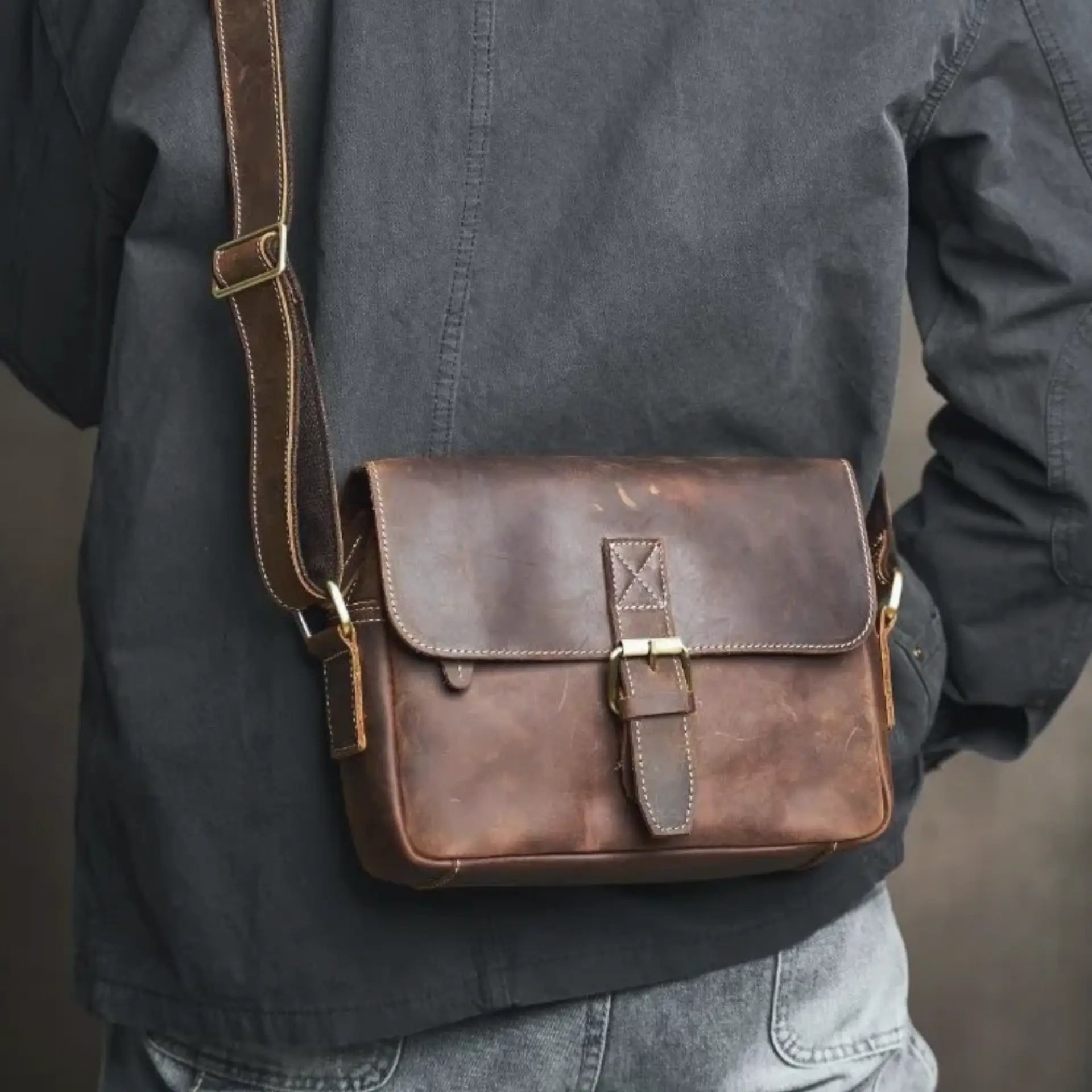 Besace vintage homme avec bandoulière Image