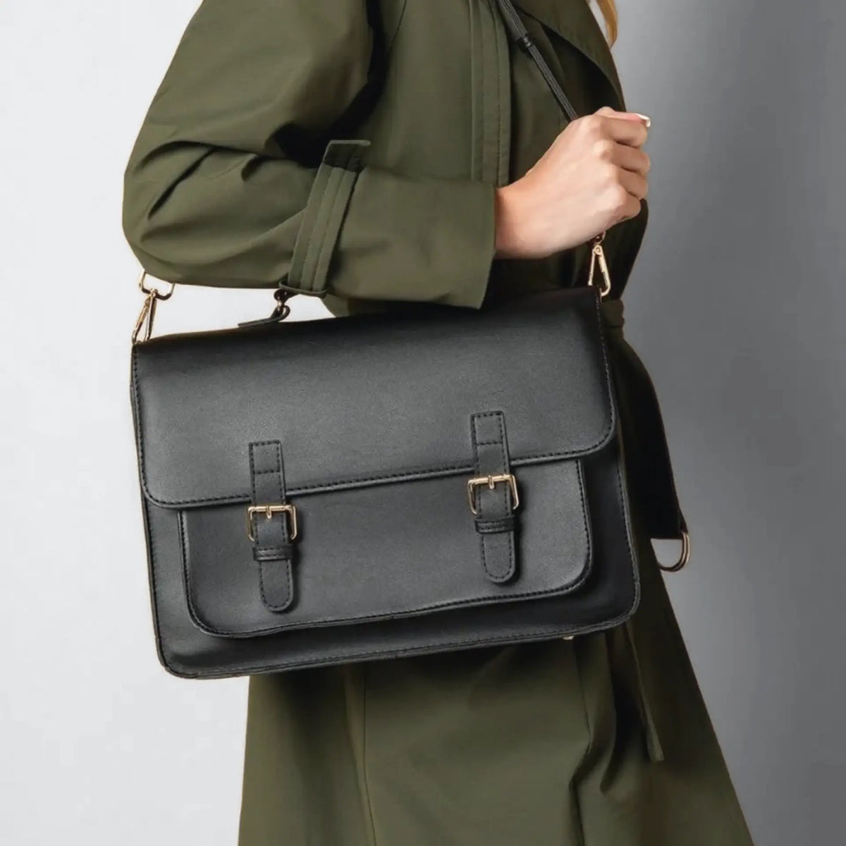 Sac besace en cuir noir avec bandoulière