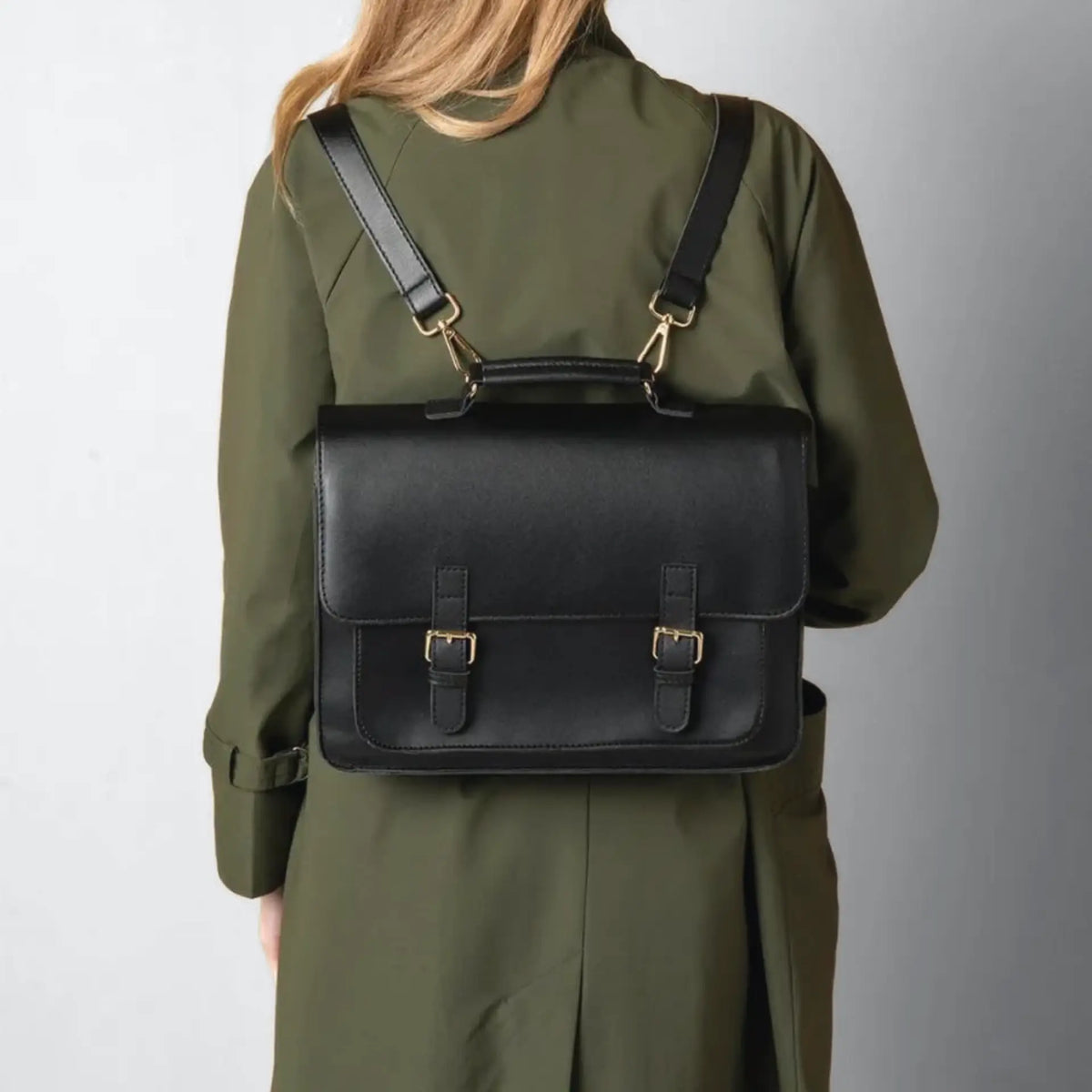 Sac besace en cuir noir style sac à dos