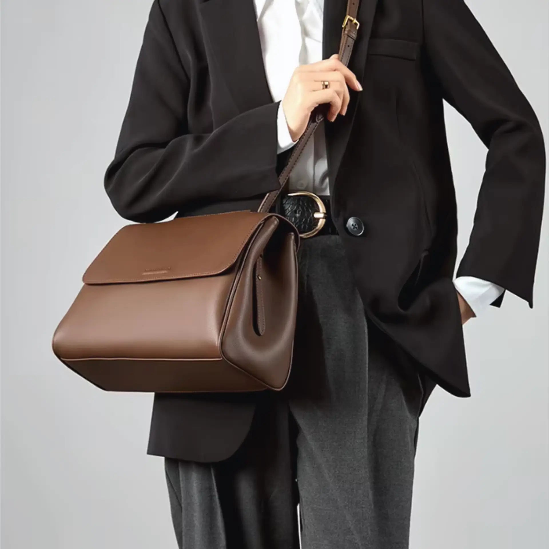 Sac besace en cuir pour femme grande capacité Image