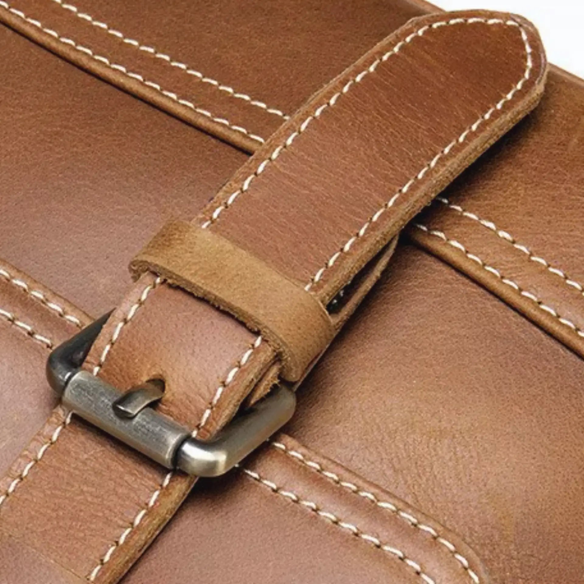 Sac en besace femme finition premium Image